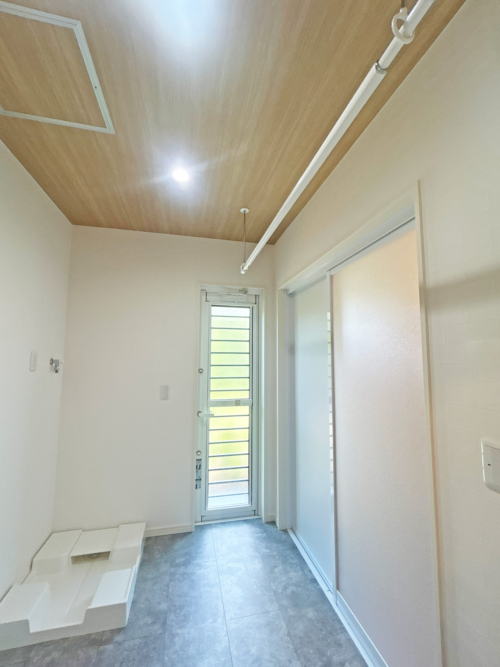 【脱衣ランドリー】